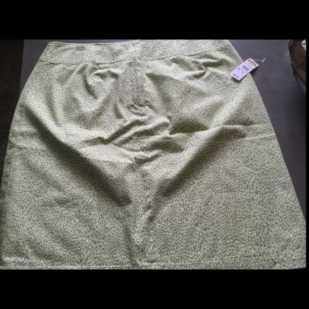 🌸🌱🌸TALBOTS GREEN PRINT SKIRT SIZE 14~ NWT~ $58